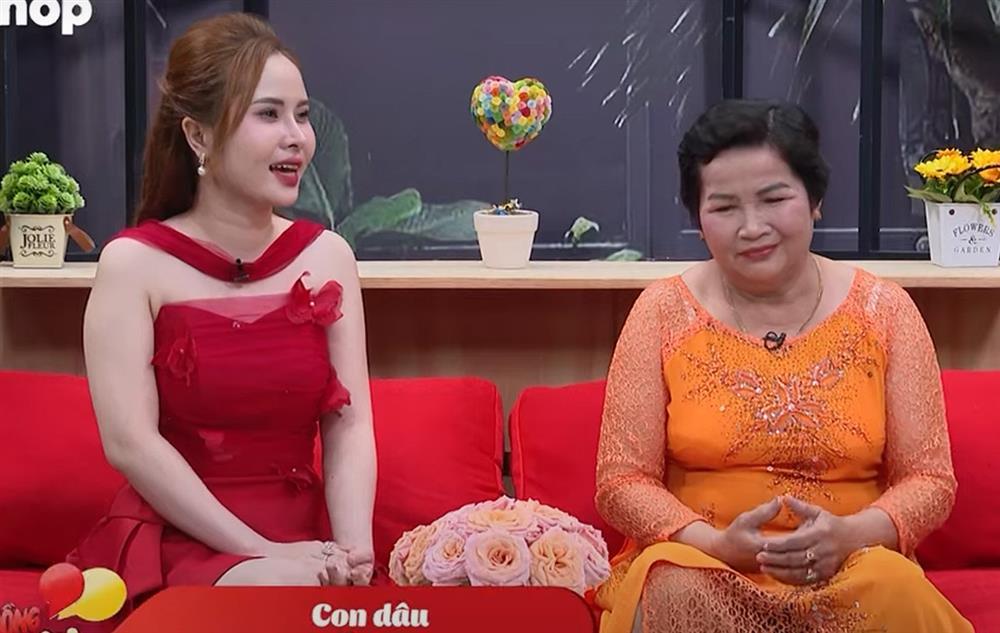 Cô gái lấy người hơn 11 tuổi, được mẹ chồng cưng chiều, coi như... cháu-1