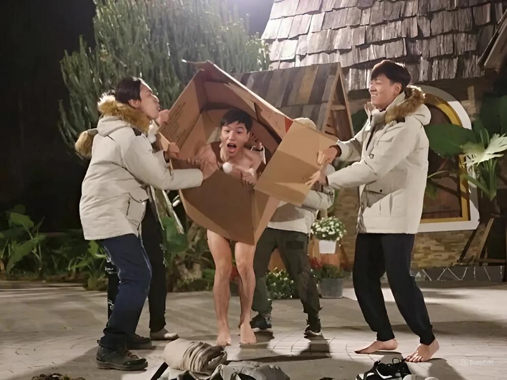 Lột đồ sao Việt trên truyền hình: Ranh giới giữa hài hước và phản cảm-2