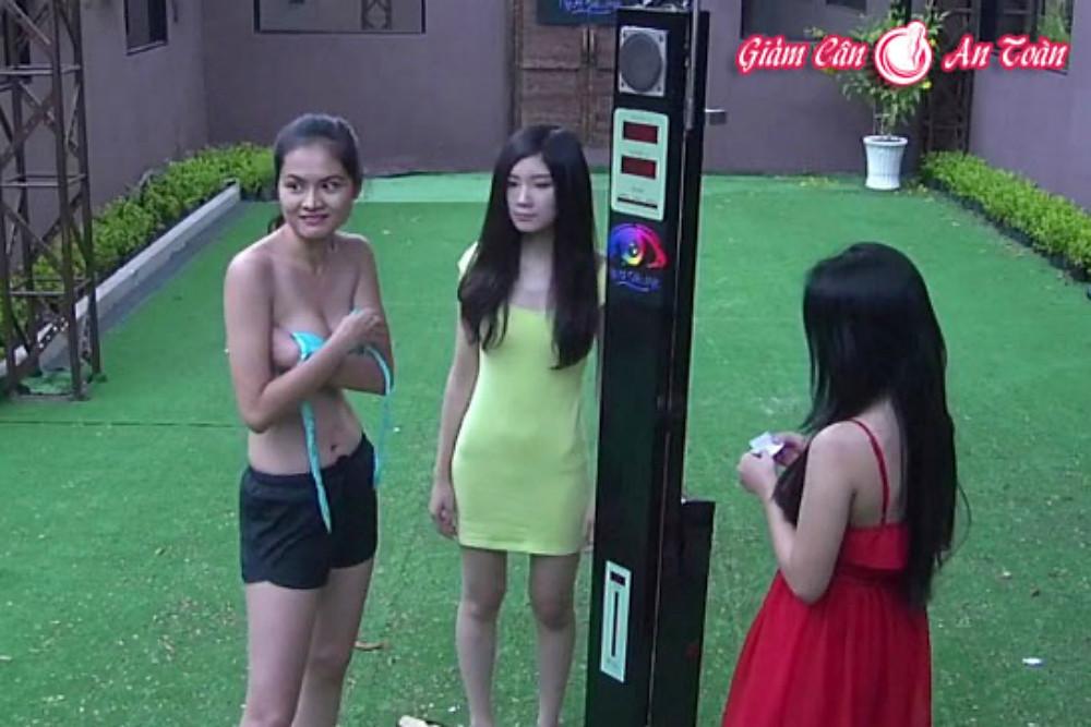 Lột đồ sao Việt trên truyền hình: Ranh giới giữa hài hước và phản cảm-7