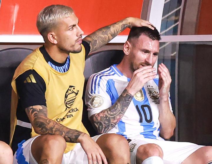 Lionel Messi khóc nức nở, rời sân do chấn thương-3