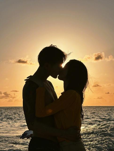 Cặp đôi chủ tịch - nàng thơ Cbiz: Hoàng Tử Thao từng đề nghị bạn gái công khai chuyện hẹn hò, khao khát được cho danh phận-2