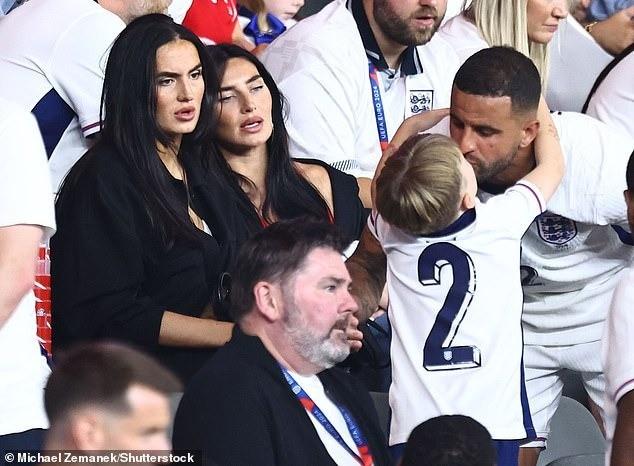 Dàn WAGs tuyển Anh chán nản sau thất bại đau đớn trước Tây Ban Nha-8