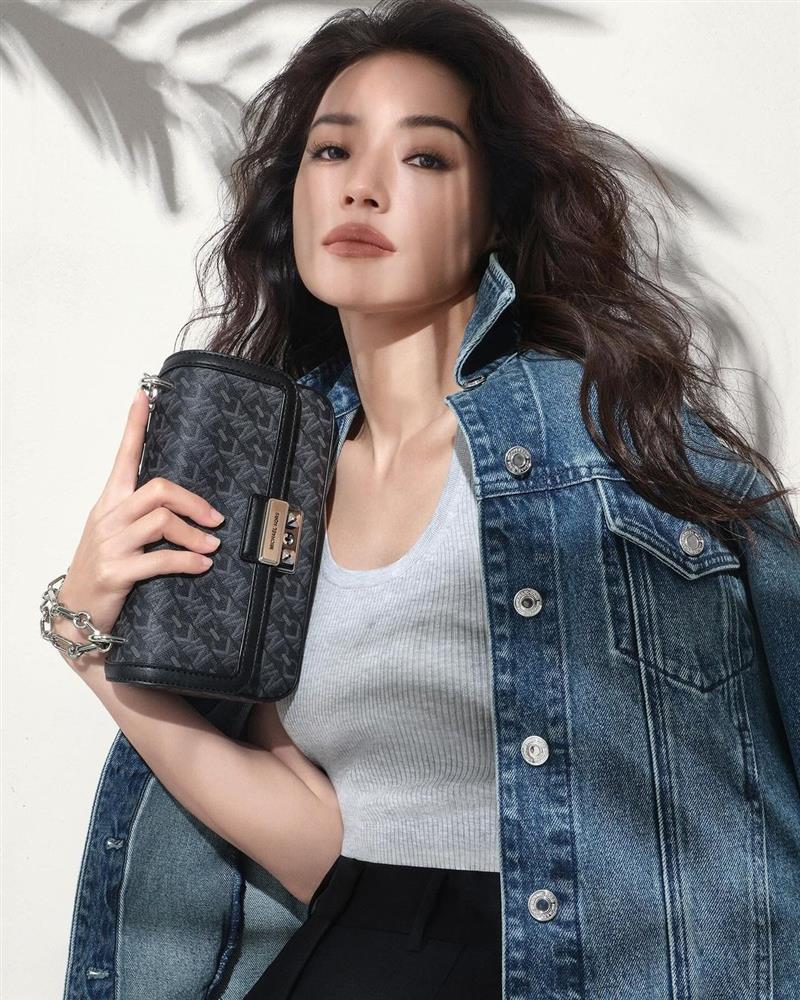 Thư Kỳ: Từ diễn viên phim khiêu dâm thành ngôi sao nổi tiếng, hạnh phúc tuổi 48-2