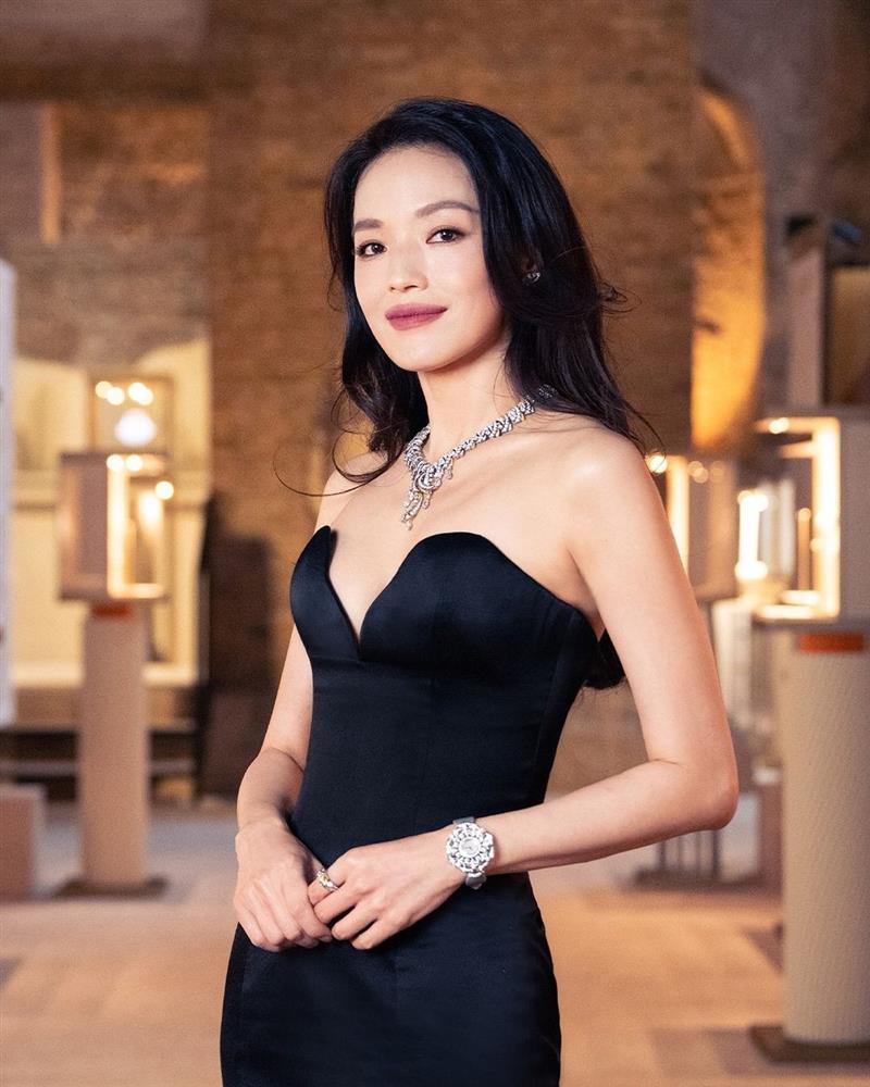 Thư Kỳ: Từ diễn viên phim khiêu dâm thành ngôi sao nổi tiếng, hạnh phúc tuổi 48-3