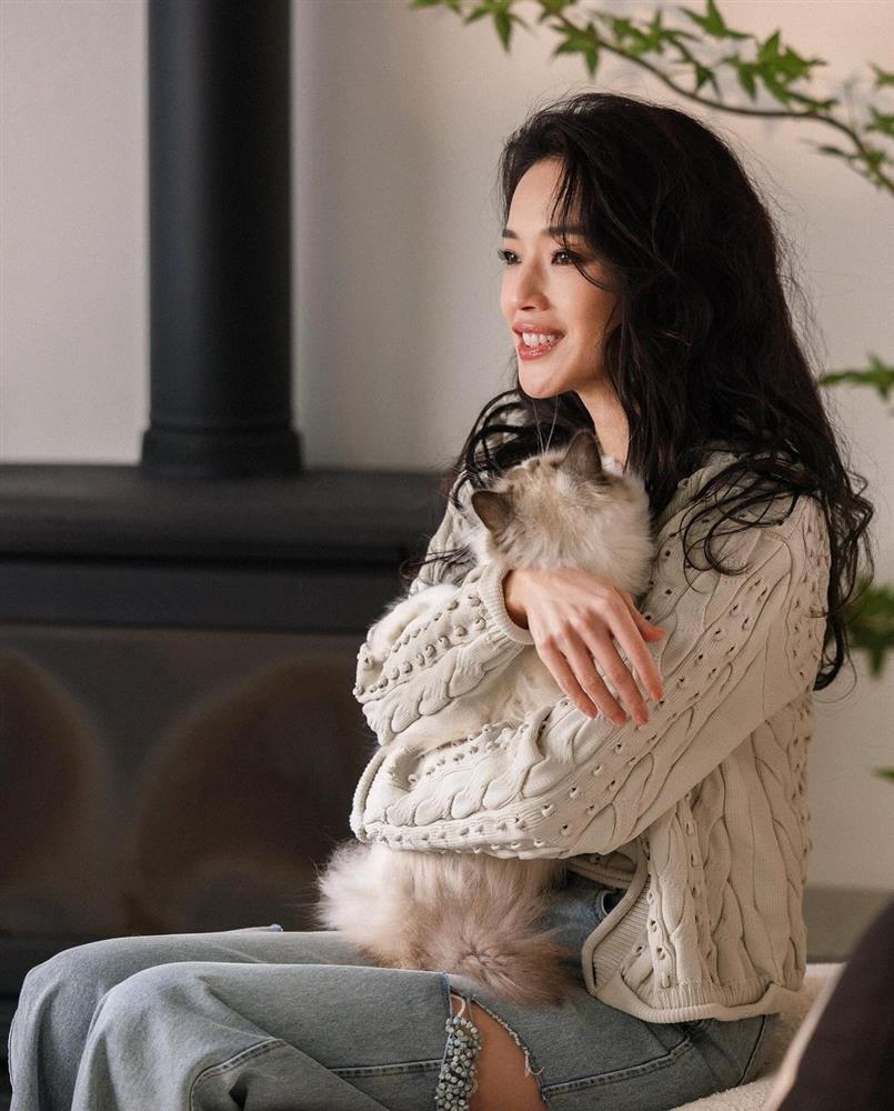 Thư Kỳ: Từ diễn viên phim khiêu dâm thành ngôi sao nổi tiếng, hạnh phúc tuổi 48-4