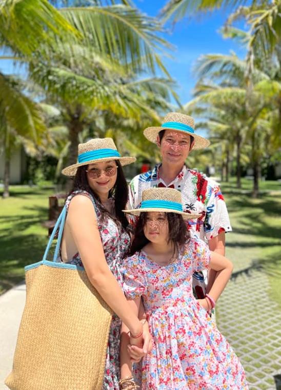 Ốc Thanh Vân - Mạc Anh Thư cùng đưa con đi du học: Người được chồng ở bên chăm sóc, người lúc nào cũng một mình lo toan-5