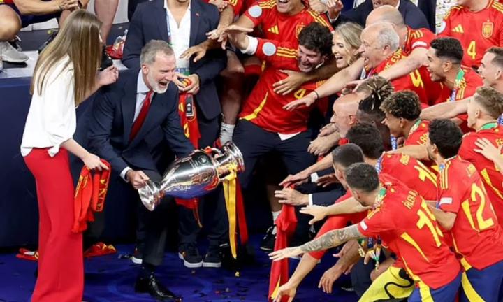 Công chúa Tây Ban Nha xinh đẹp gây sốt trận chung kết EURO 2024-9