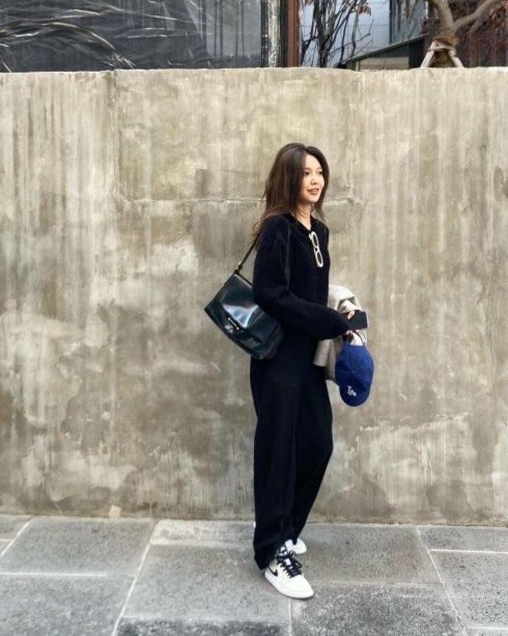 Cách mix quần âu đen giảm bớt sự nhàm chán-1