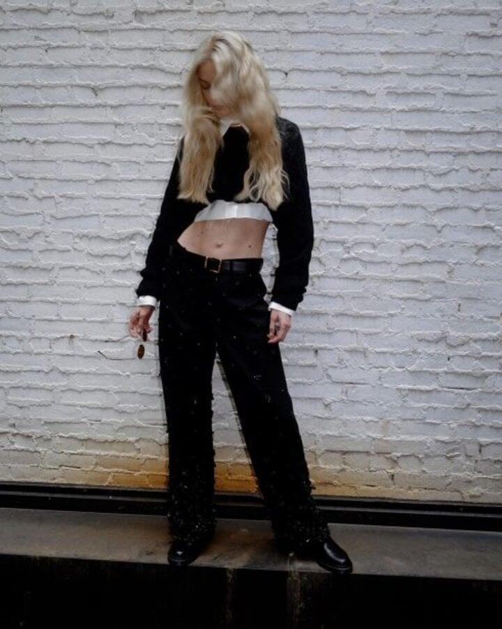 Cách mix quần âu đen giảm bớt sự nhàm chán-2