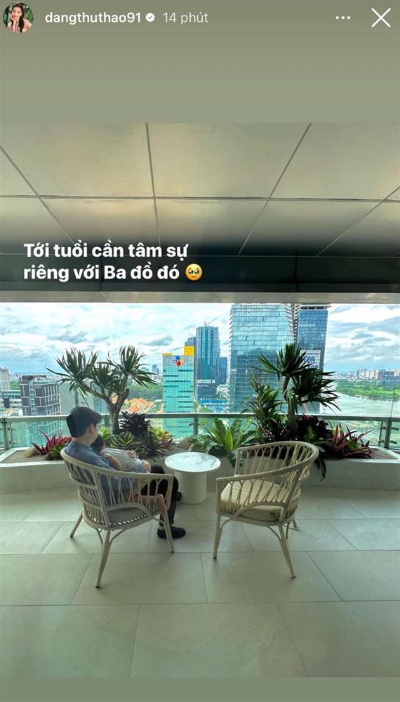 Hoa hậu Đặng Thu Thảo hiếm hoi khoe ảnh con trai với chồng: Bản sao của bố, lộ cuộc sống triệu đô của quý tử khi 4 tuổi-1