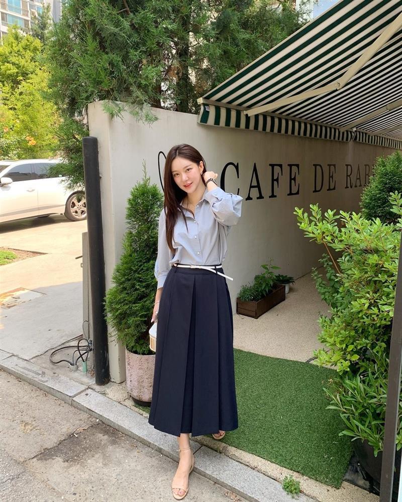 Học nàng blogger mê diện áo sơ mi 7 cách lên đồ để mặc đẹp cả năm-2