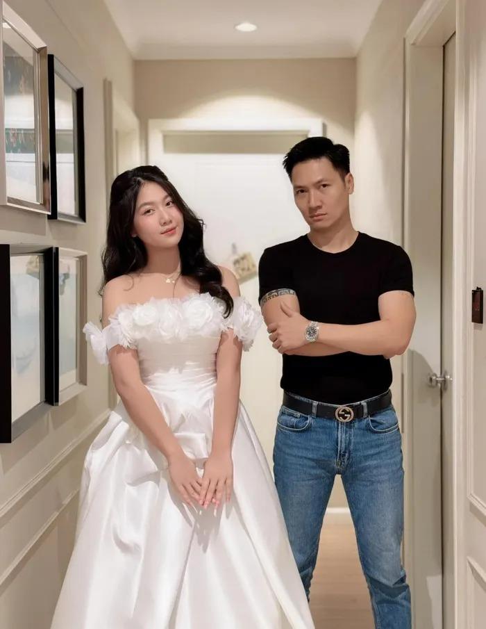 Hôn nhân hạnh phúc của Mạnh Trường bên vợ và 3 con-3