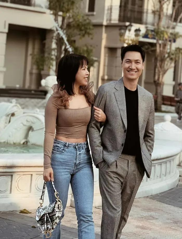 Hôn nhân hạnh phúc của Mạnh Trường bên vợ và 3 con-5