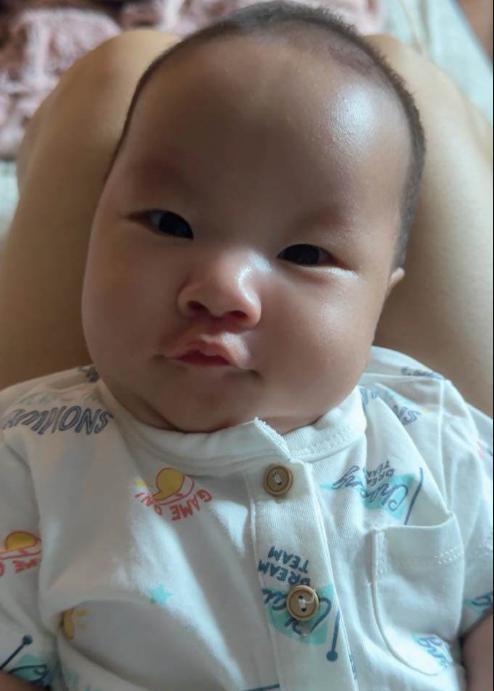 Cặp song sinh Gia đình truyền hình Mạnh Cường - Hương Giang chiếm spotlight của bố mẹ, con Shark Bình và Sam bụ bẫm đáng yêu-5