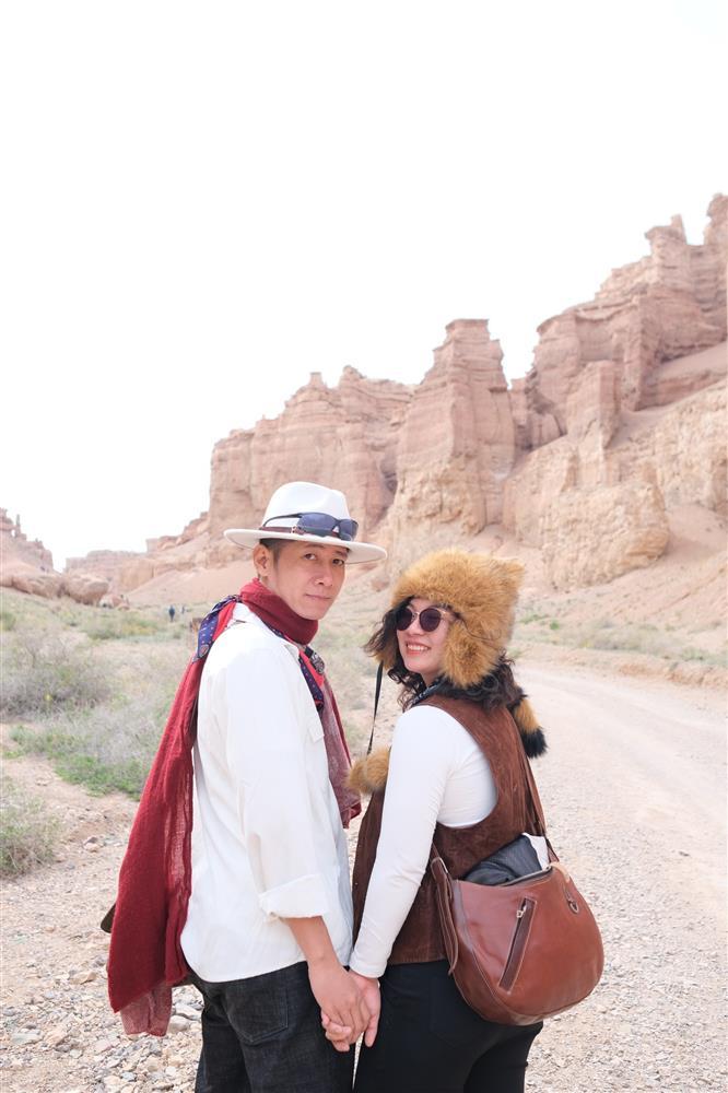 Cặp đôi ở TPHCM tiết lộ lí do 10 năm không nhà, không xe, dành tiền xê dịch-3