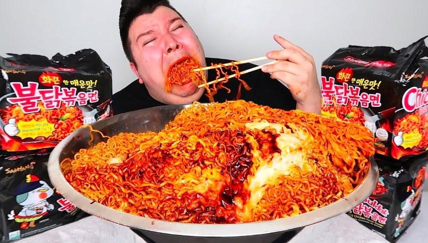 Vạch trần bí mật của những thánh ăn nổi tiếng thế giới-1