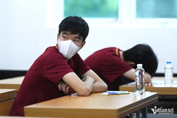 Hai thủ khoa thi tốt nghiệp THPT 2024 cùng đạt 57,85 điểm-3