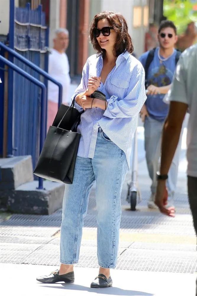 10 cách mặc quần jeans ống đứng sành điệu xuất sắc dành cho phụ nữ trên 40 tuổi-8