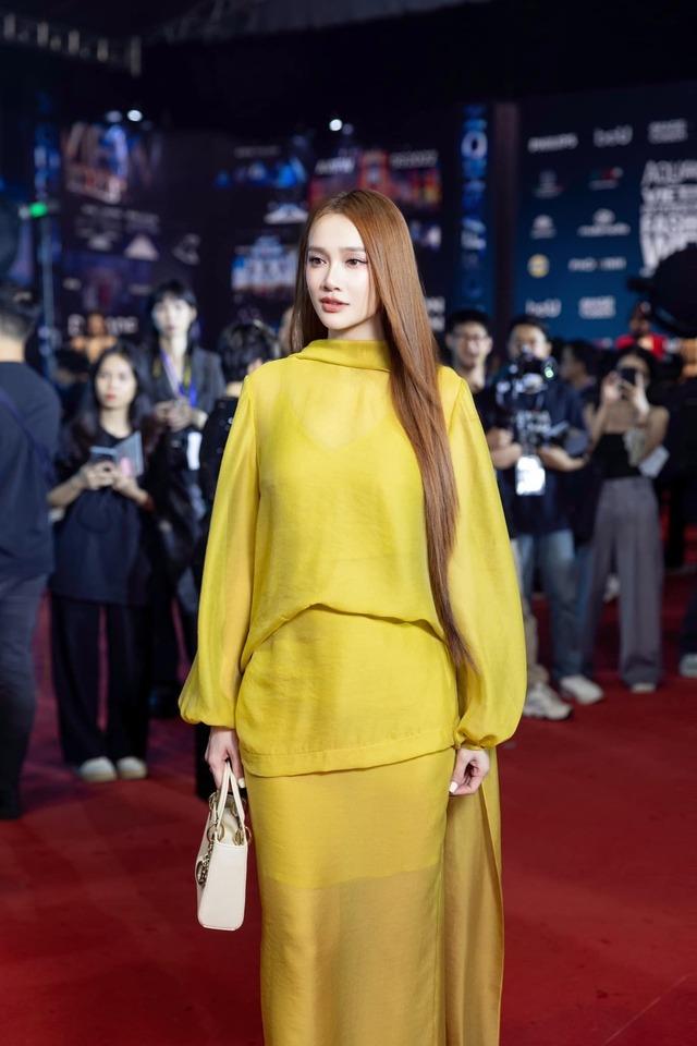 Showbiz Việt: Loạt mẹ bỉm gây sốt vì lấy dáng nhanh chóng!-9