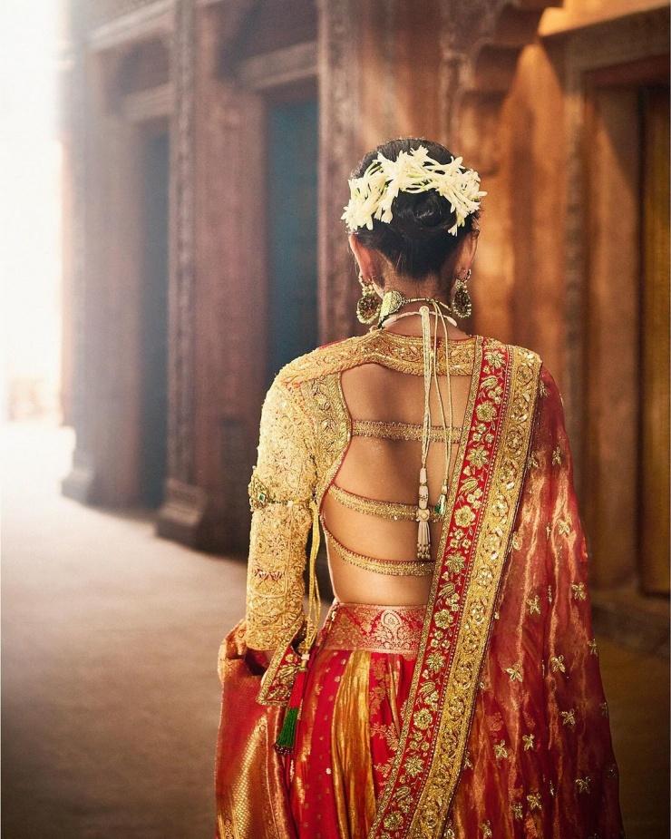 Váy cưới xa xỉ của con dâu tỷ phú giàu nhất châu Á: Đính kim cương và 300.000 viên pha lê nặng trĩu, hơn 70 thợ thực hiện trong 5.700 giờ-4