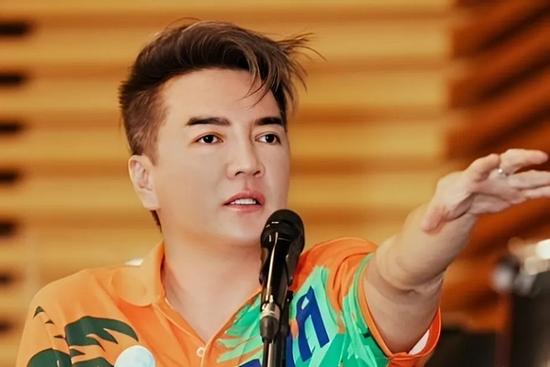 Động thái của Đàm Vĩnh Hưng sau lệnh cấm diễn 9 tháng