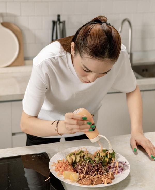 Kỳ Duyên trổ tài làm đồ ăn giảm cân đẹp mắt, khiến cộng đồng mạng ngả mũ thán phục-4