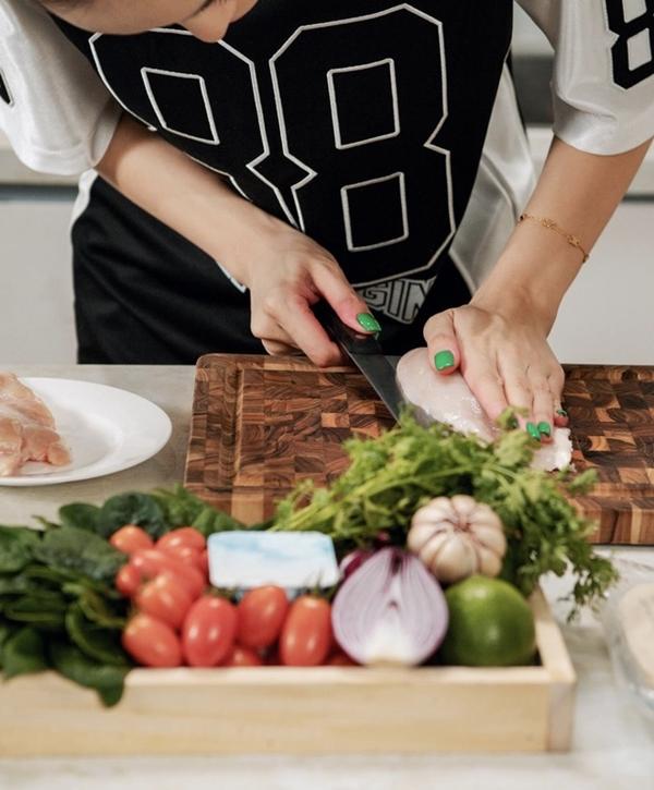 Kỳ Duyên trổ tài làm đồ ăn giảm cân đẹp mắt, khiến cộng đồng mạng ngả mũ thán phục-9