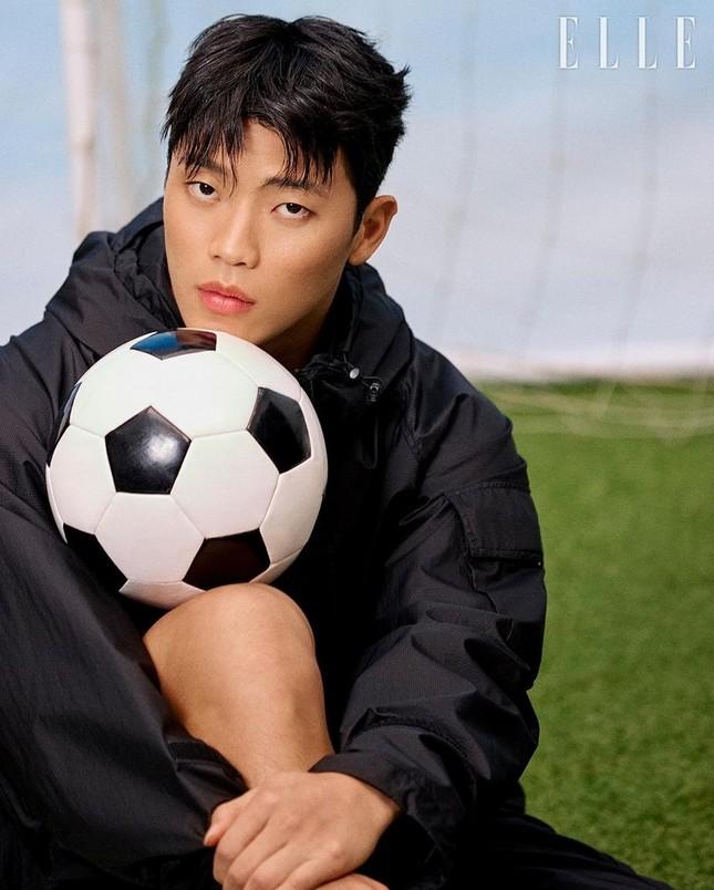 Thành Long vướng vào vụ phân biệt chủng tộc với cầu thủ ngoại hạng Anh-1