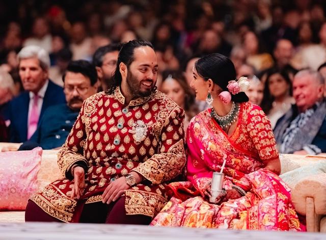 Trên ngực con trai tỷ phú giàu nhất châu Á có món đồ không phải ai dám dùng, nhìn vào khiến quan khách nghiêng mình kính nể-5