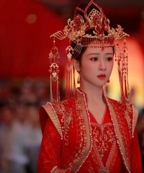 Vừa bị ném đá vì kịch bản, phim của Dương Tử khiến khán giả ngán ngẩm vì kỹ xảo hoán đổi kinh dị-3