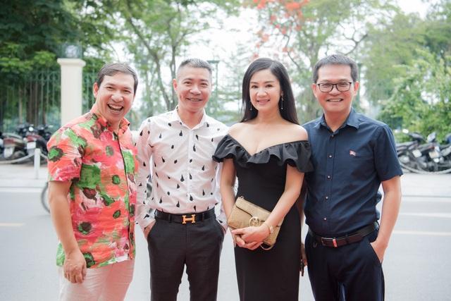 Nhan sắc vợ ngoan hiền, kém nhiều tuổi của nam NSND là Giám đốc Nhà hát Kịch Hà Nội-1