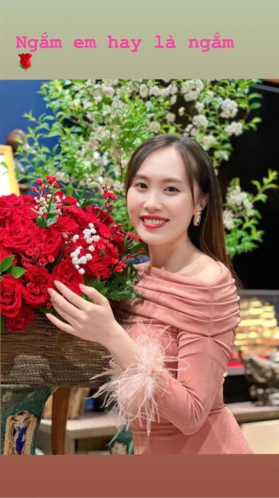 Nhan sắc vợ ngoan hiền, kém nhiều tuổi của nam NSND là Giám đốc Nhà hát Kịch Hà Nội-8