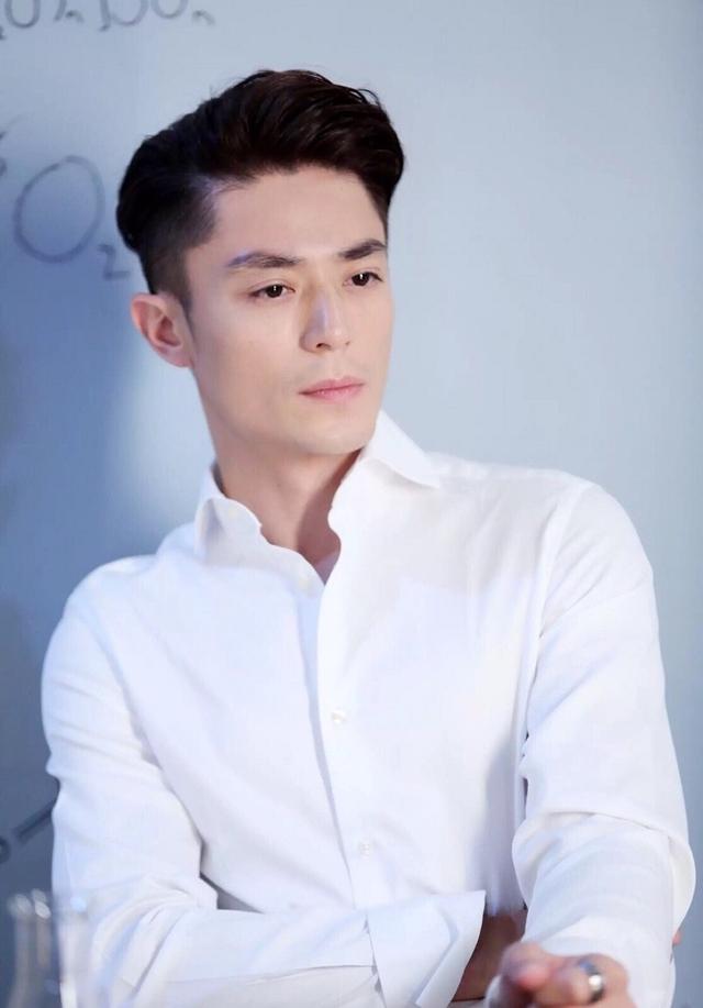 Ảnh chưa qua chỉnh sửa bóc trần nhan sắc thật của Hoắc Kiến Hoa-4