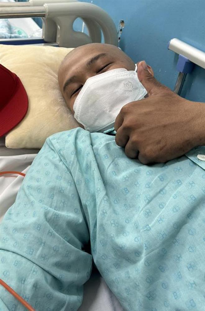 Ca sĩ Long Nón Lá 24 tuổi bị ung thư, vừa trải qua phẫu thuật 8 tiếng-1