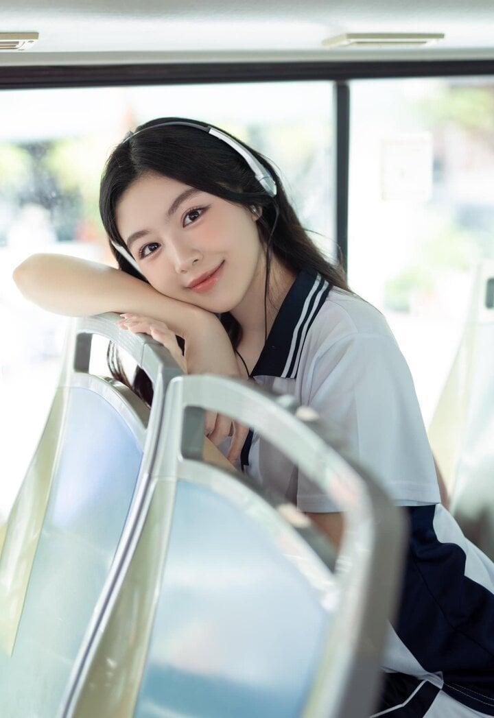 Con gái MC Quyền Linh khoe nhan sắc ngọt ngào ở Australia-11