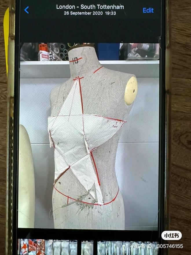 Lisa nhận gạch đá tưng bừng giữa nghi vấn đạo nhái: Ra riêng rồi vẫn mang phong cách giao tiếp kiểu YG-5