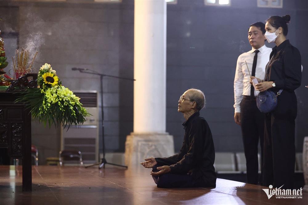 NSND Xuân Bắc, NSND Lan Hương rơi nước mắt tiễn biệt NSƯT Bùi Phương Nga-2