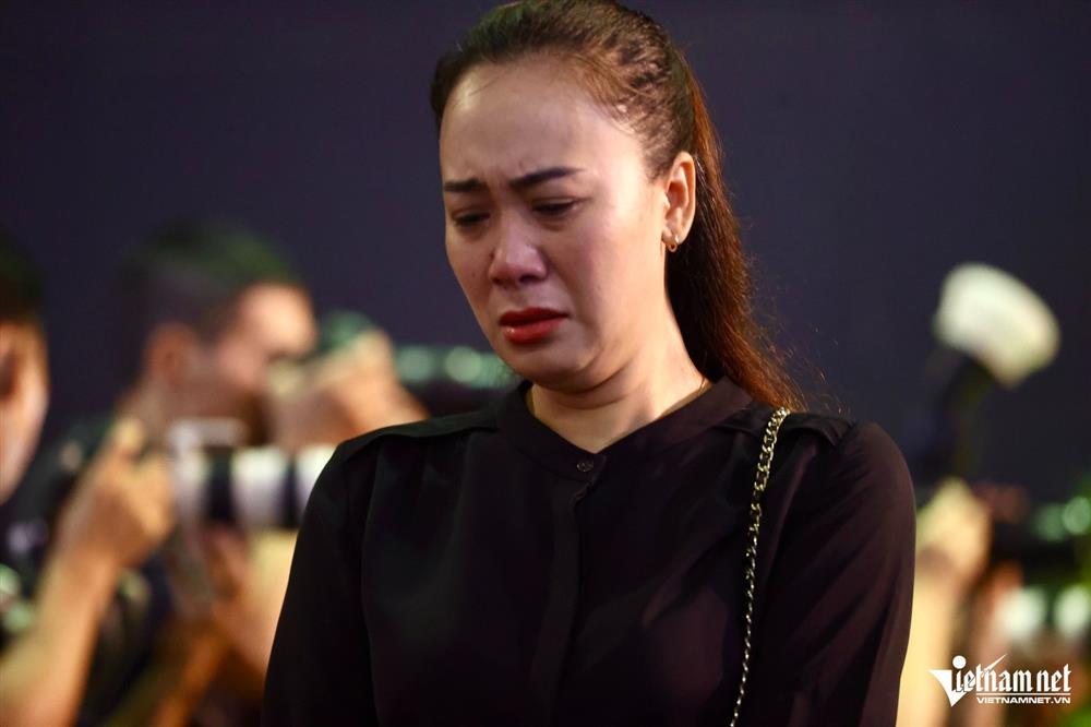 NSND Xuân Bắc, NSND Lan Hương rơi nước mắt tiễn biệt NSƯT Bùi Phương Nga-5