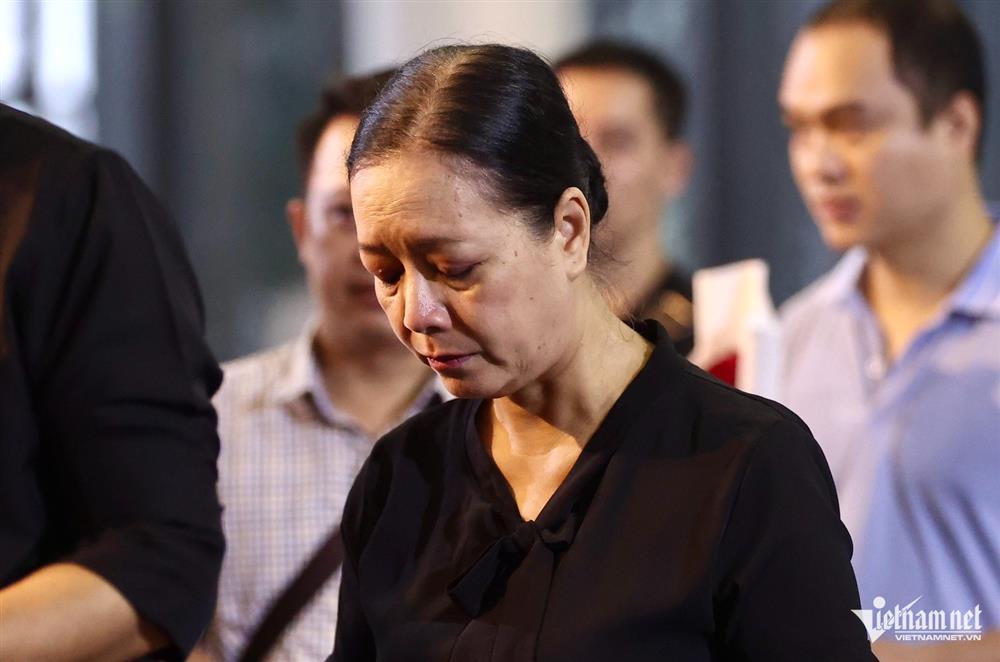 NSND Xuân Bắc, NSND Lan Hương rơi nước mắt tiễn biệt NSƯT Bùi Phương Nga-7