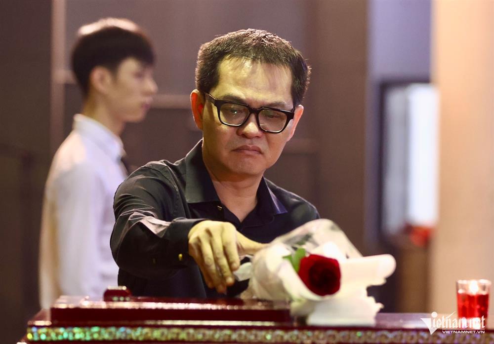 NSND Xuân Bắc, NSND Lan Hương rơi nước mắt tiễn biệt NSƯT Bùi Phương Nga-13