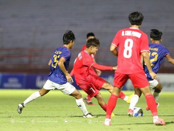 U19 Việt Nam đá trên sân tối om, người hâm mộ Indonesia bức xúc với ban tổ chức-1