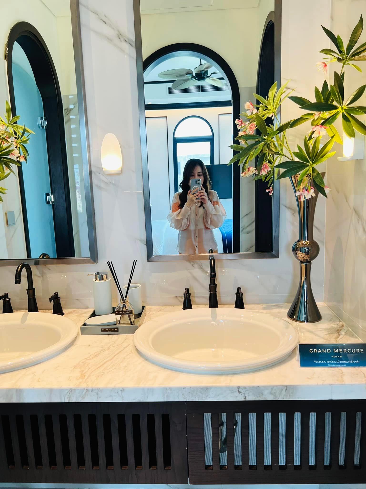 Cuộc sống viên mãn của Hằng Túi bên người chồng thứ 3 trong biệt thự sang trọng-35