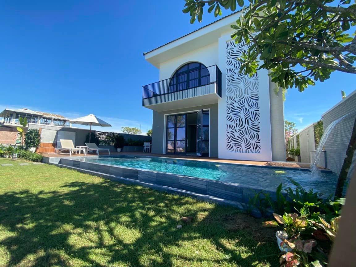 Cuộc sống viên mãn của Hằng Túi bên người chồng thứ 3 trong biệt thự sang trọng-29