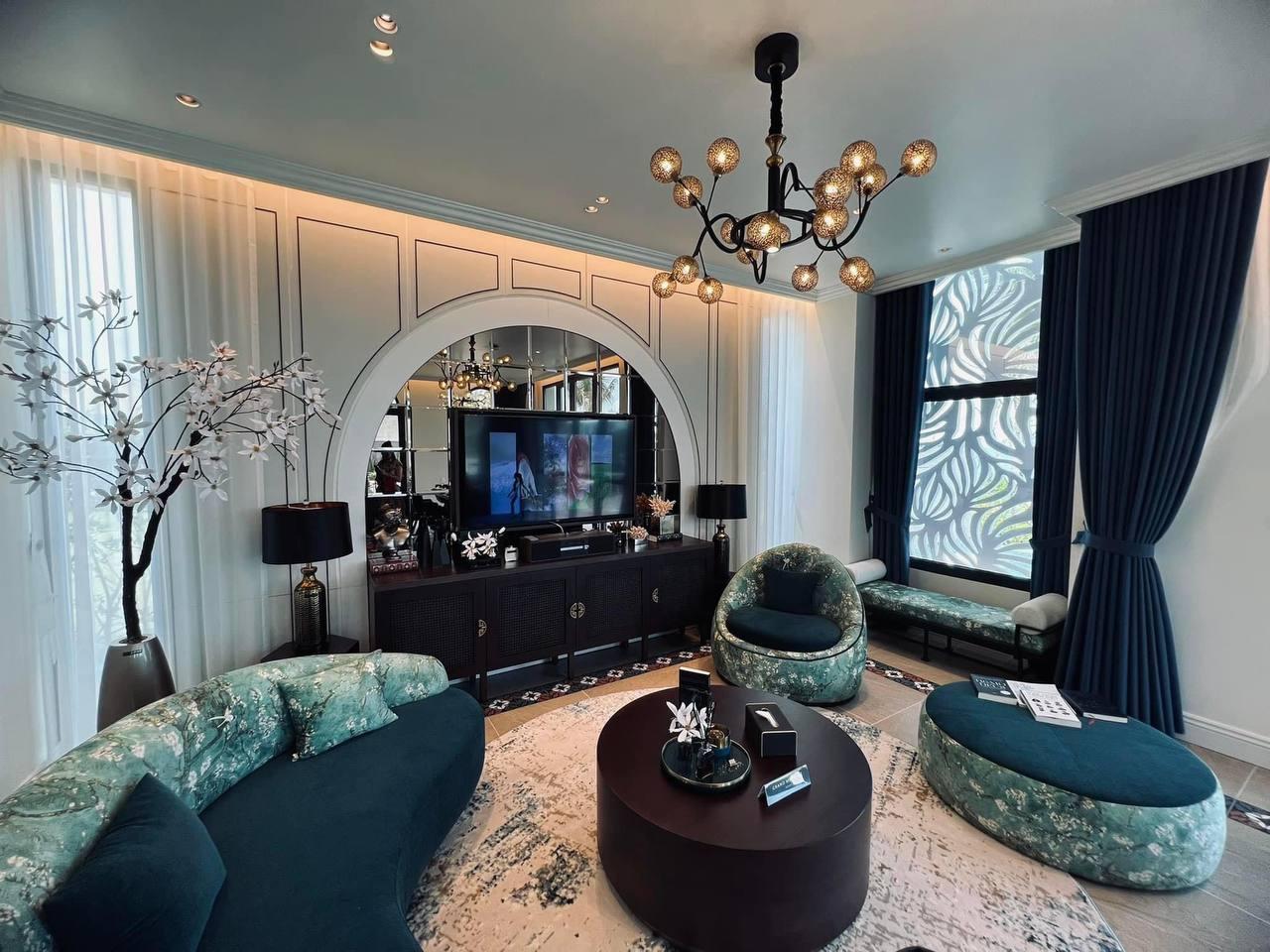 Cuộc sống viên mãn của Hằng Túi bên người chồng thứ 3 trong biệt thự sang trọng-37