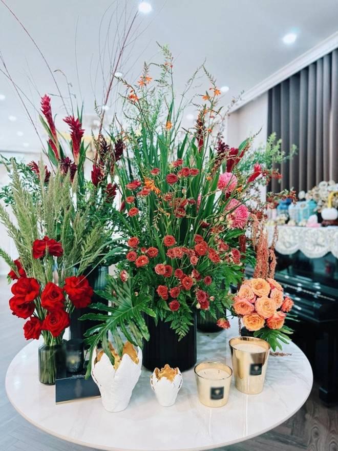 Cuộc sống viên mãn của Hằng Túi bên người chồng thứ 3 trong biệt thự sang trọng-2