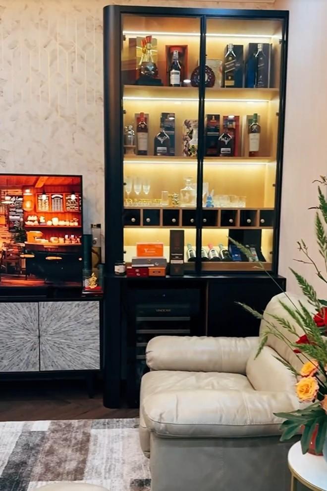 Cuộc sống viên mãn của Hằng Túi bên người chồng thứ 3 trong biệt thự sang trọng-7