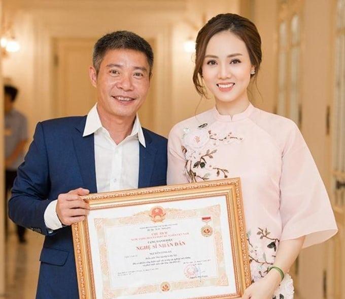 3 nam nghệ sĩ lấy vợ kém nhiều tuổi, xinh, ngoan, chiều chồng-3