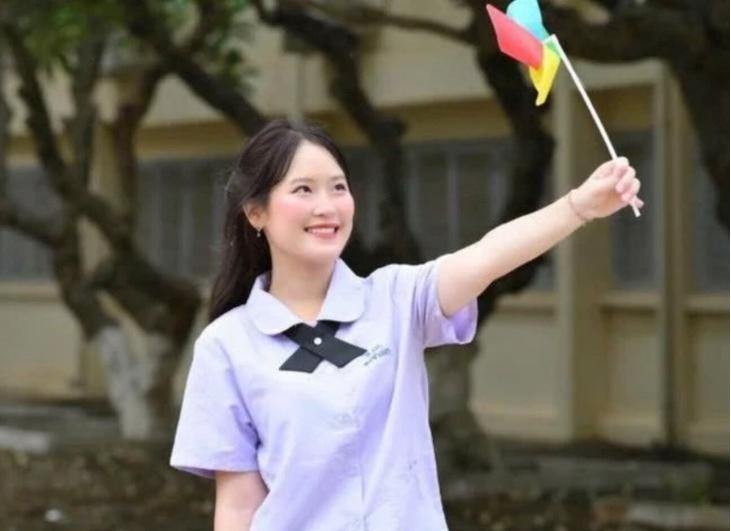 Nữ sinh ở Đắk Lắk đạt 28 điểm khối C, 0 điểm tiếng Anh nhưng vẫn đỗ tốt nghiệp THPT-1
