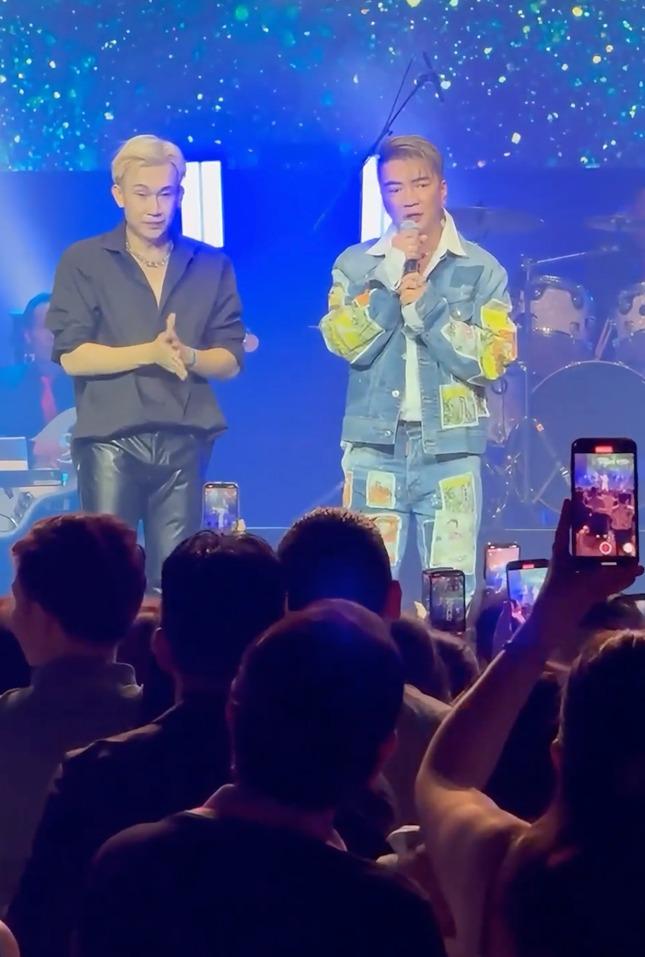 Đàm Vĩnh Hưng khóc, khuỵu gối cáo lỗi-2