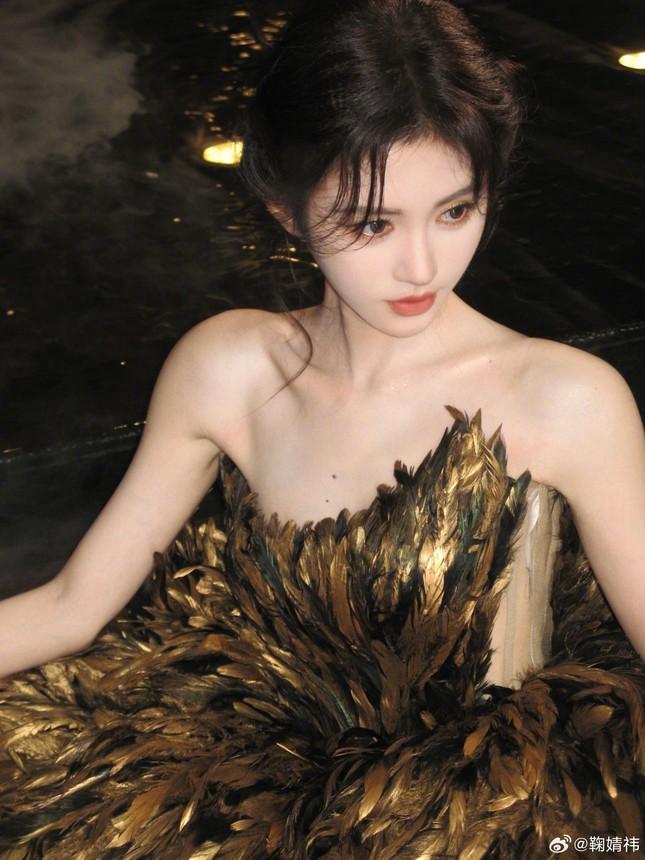 Mỹ nữ 4.000 năm Cúc Tịnh Y bị chế nhạo-4